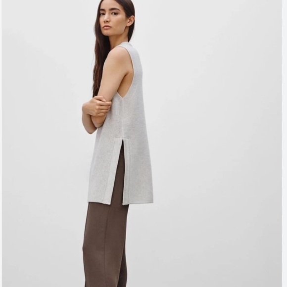 Aritzia sweater vest - Picture 1 of 4